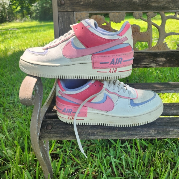 Woman Nike Women's Air Force 1 Shadow Sneakers - Picture 6 of 8